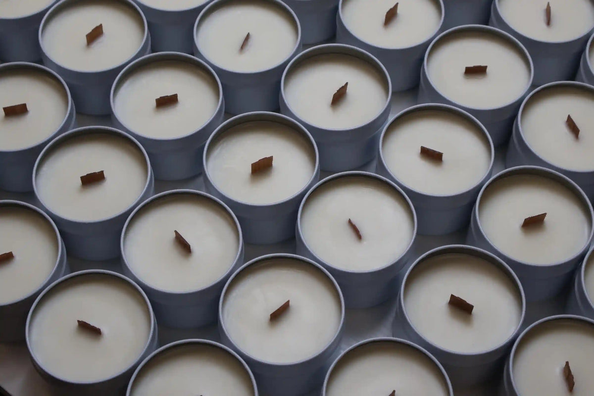 Elegant Tin Candle 1.5x2.5 inches 3 fl.oz