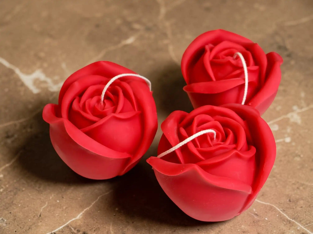 Medium Rose Shaped Candle 4x4 inches