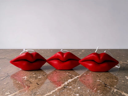 Face Lips Candle 2.25x5.25 inches