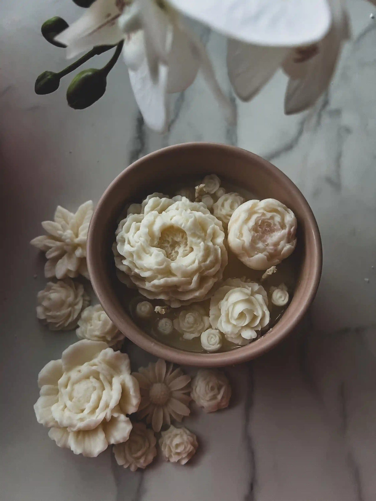Ceramic Flower Jar Candle 2.5x4.5 inches 8 fl.oz