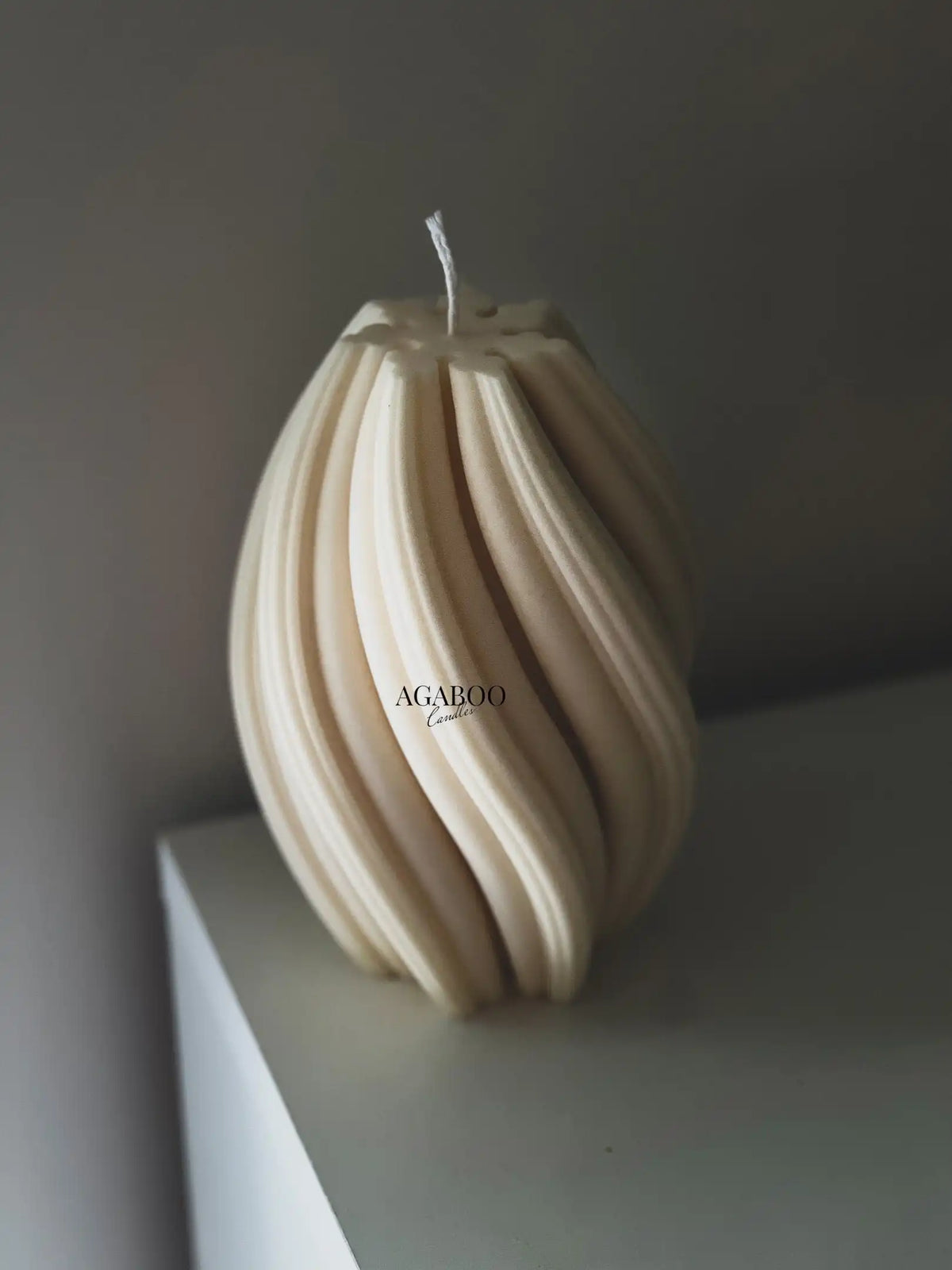 High Swirl Candle 7x3 inches