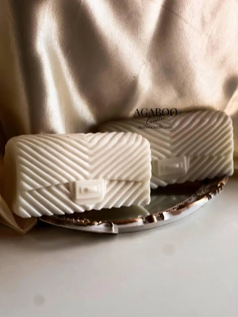 Large Purse Candle 3.5x7 inches