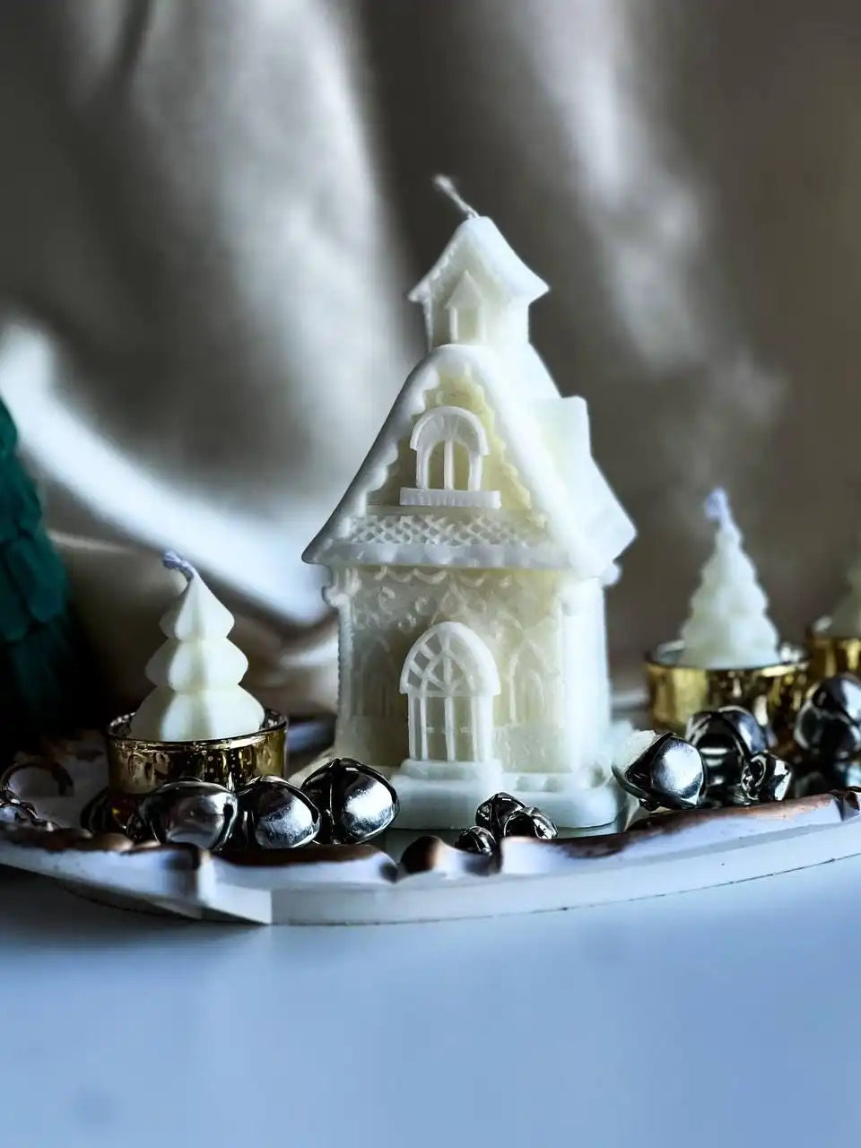 Gingerbread House Candle 6x3.5 inches