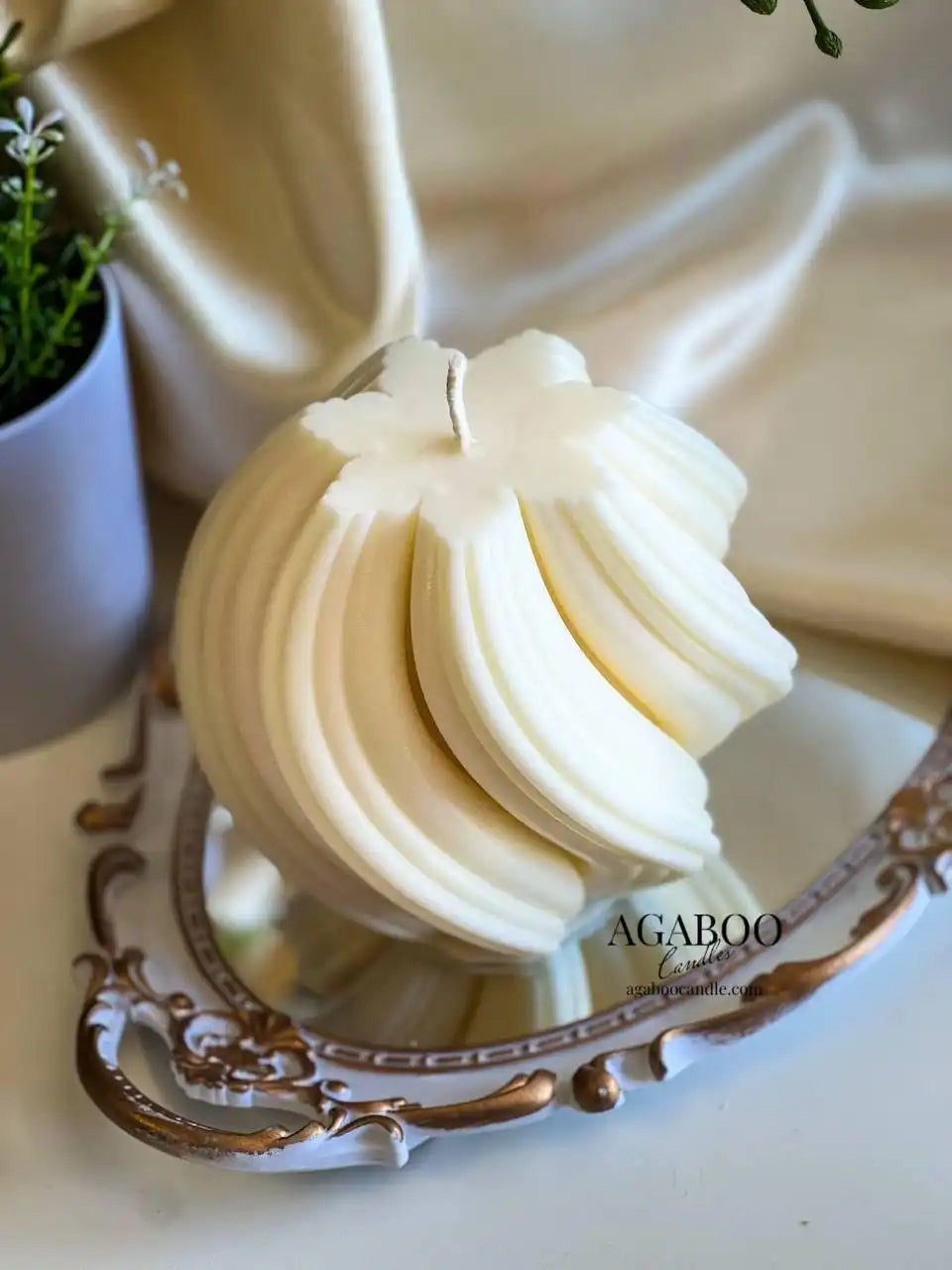 Large Swirl Candle 6x6 inches