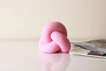 Ribbed Knot Candle 4x4 inches