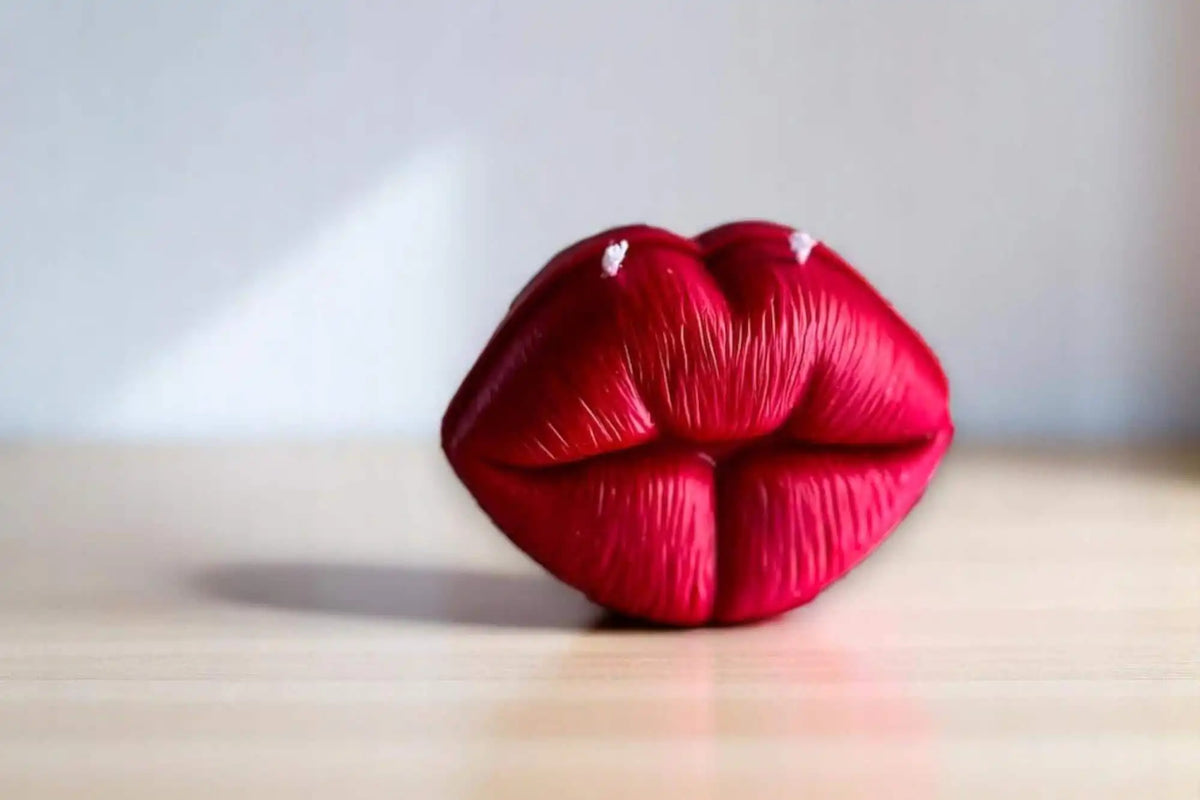Sculptural Lips Candle 4x5 inches