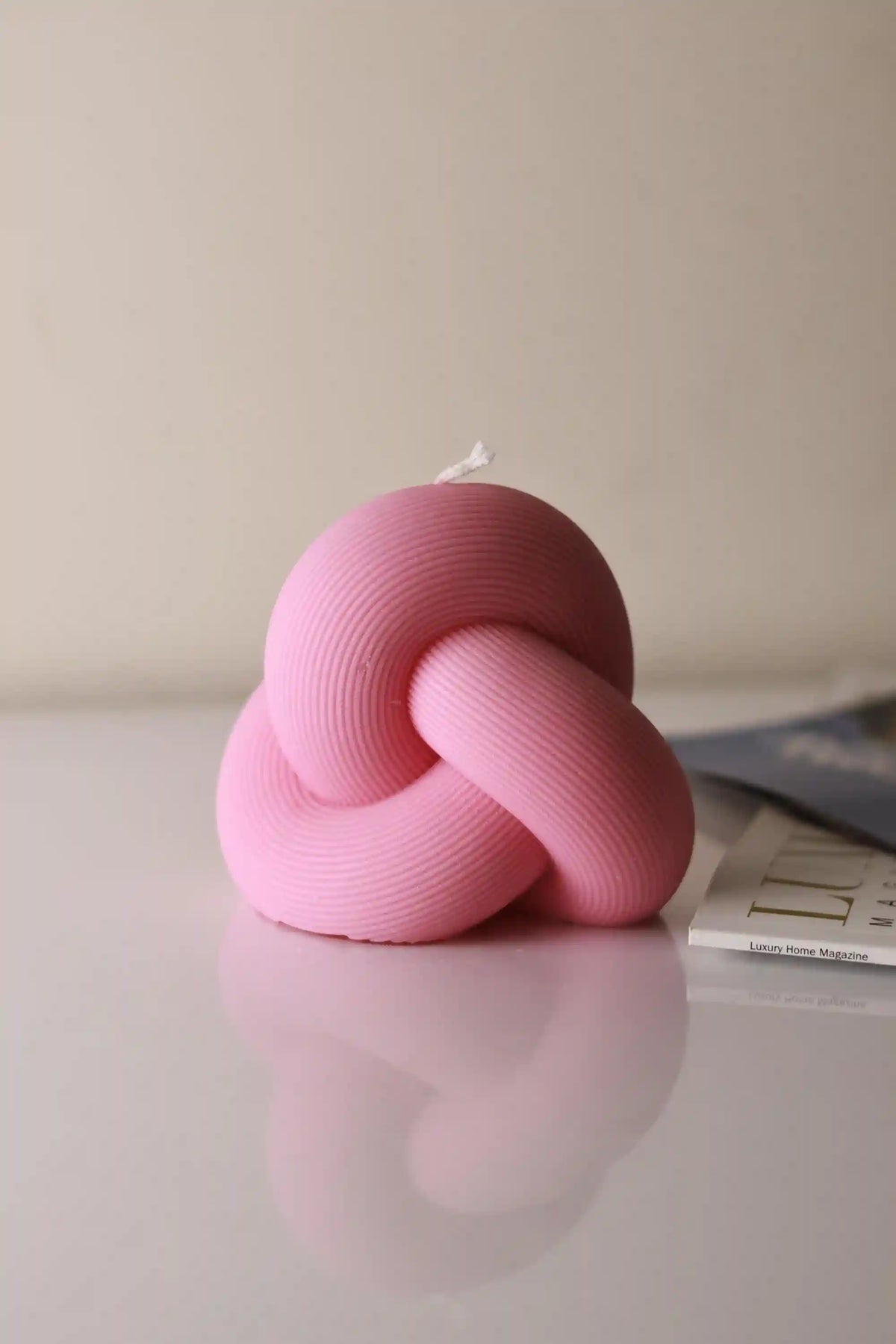 Ribbed Knot Candle 4x4 inches