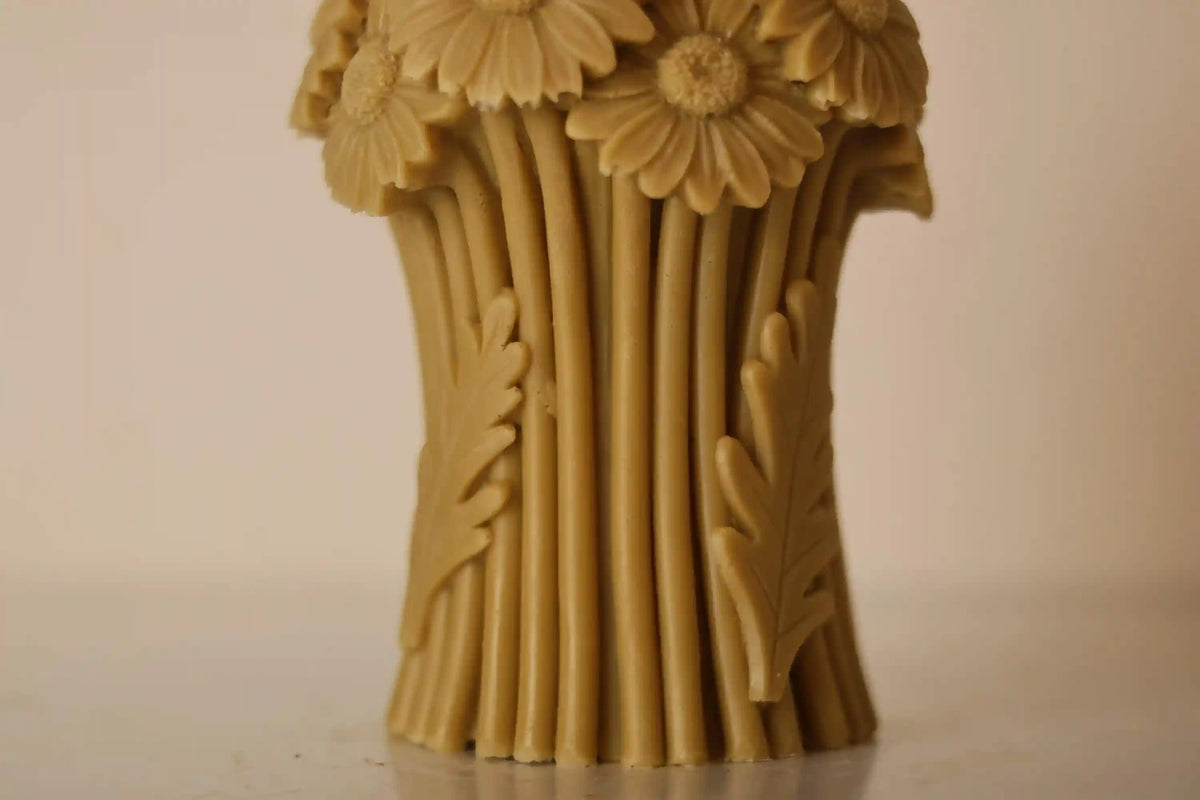 Daisy Bouquet Candle 6x4 inches