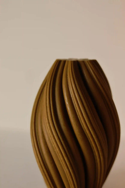 High Swirl Candle 7x3 inches