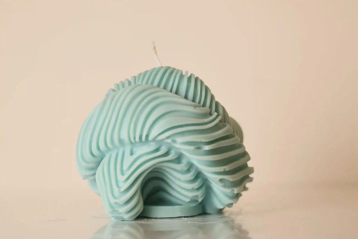 Large Knot Swirl Candle 5x4.5 inches