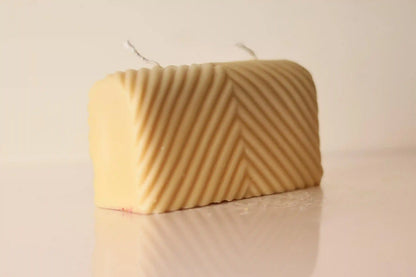 Large Purse Candle 3.5x7 inches