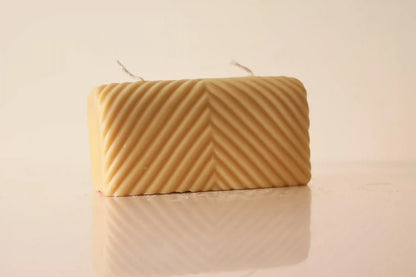 Large Purse Candle 3.5x7 inches