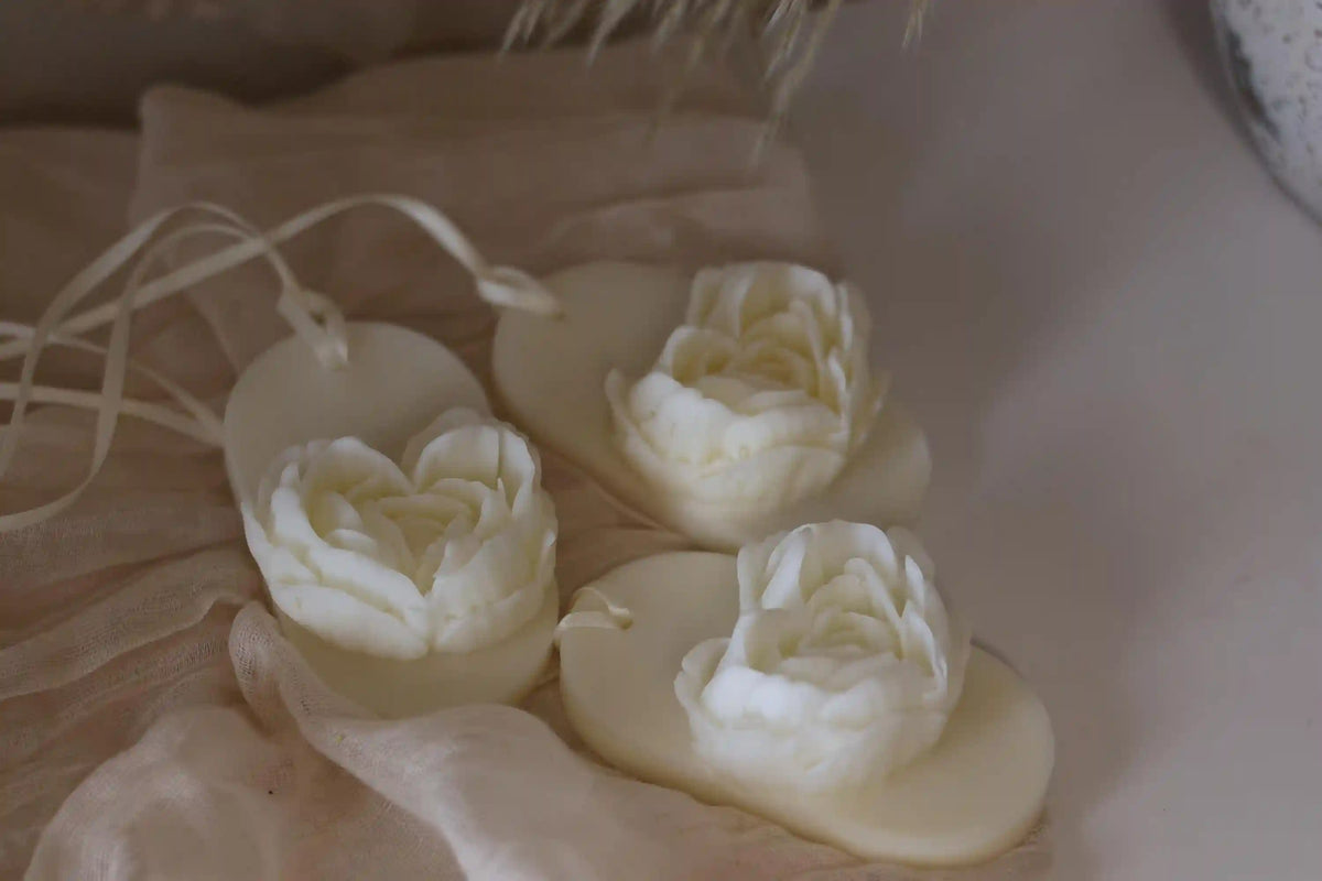 Wax Sachet with Floral Heart