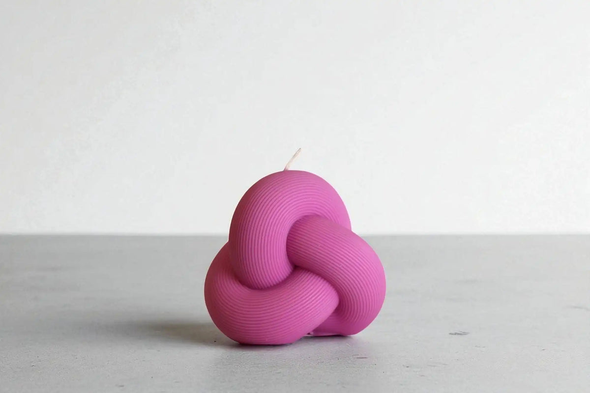 Ribbed Knot Candle 4x4 inches