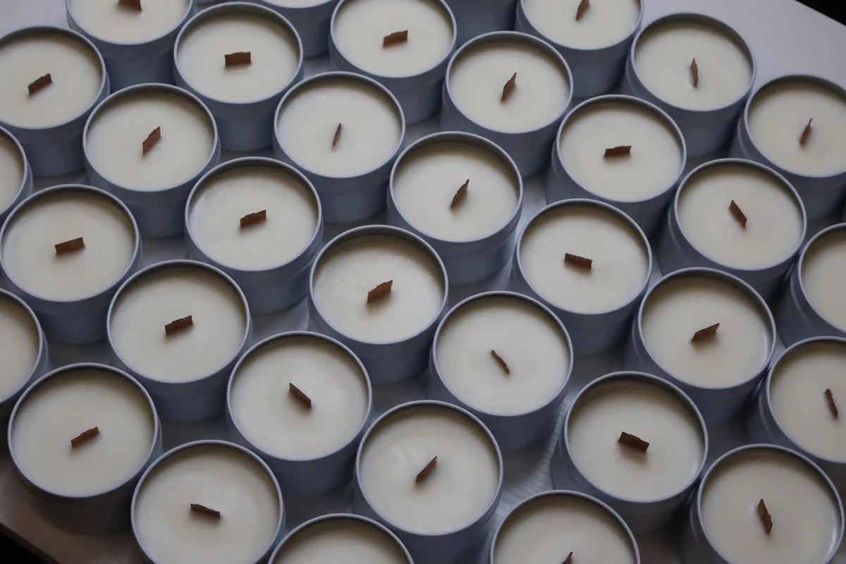 Elegant Tin Candle 1.5x2.5 inches 3 fl.oz